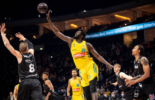 逐步增加他 逐步增加他