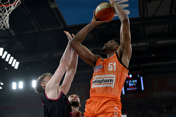 实际行动守 实际行动守